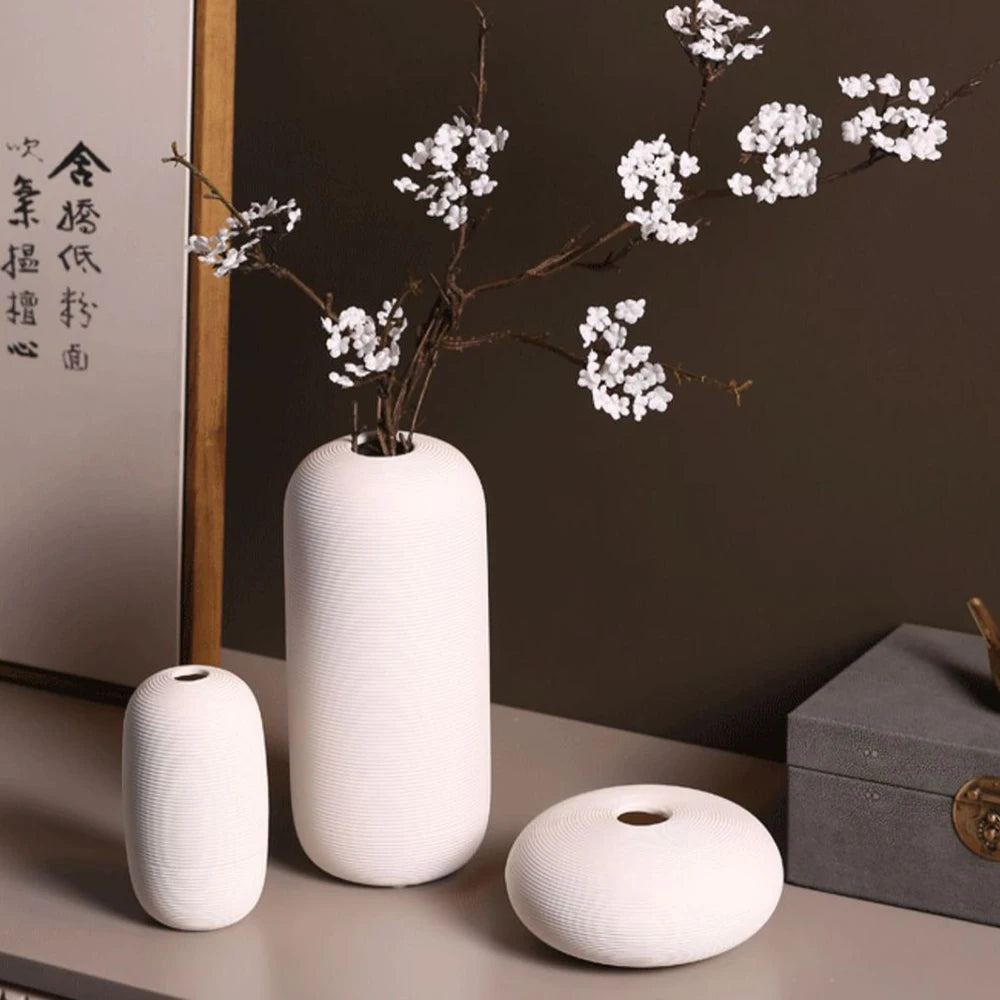 White Ceramic Vases Minimalist Home Decor NoVasi Decorativi in Ceramica Bianca – Design Minimal Nordico per Casa e Arredo Modernordic Modern Room Kitchen Living Rome Shelf Decorations Crafts Ornaments